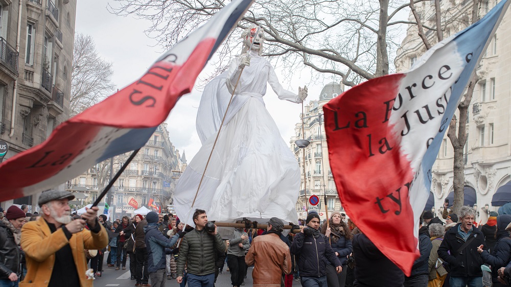 Reforma e pensioneve ne France, sindikatat paralajmerojne protesta